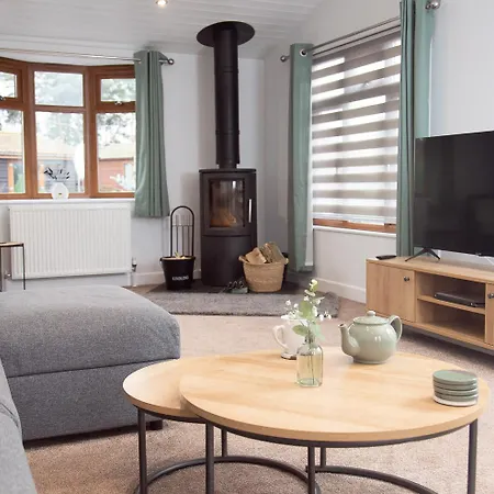 3 Bedroom With Hot Tub * York