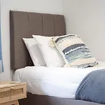 Apartment 3 Bedroom With Hot Tub *