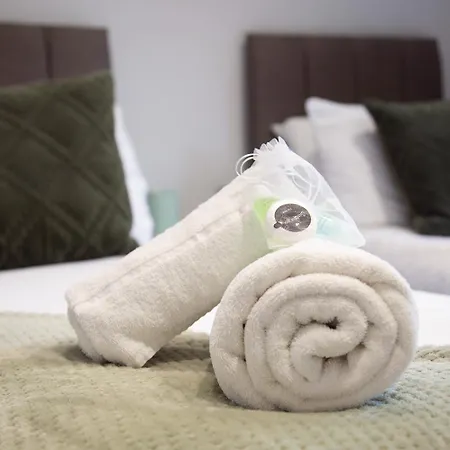 3 Bedroom With Hot Tub يورك