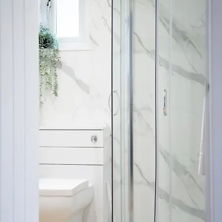 3 Bedroom With Hot Tub *