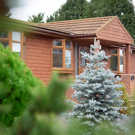 3 Bedroom With Hot Tub شقة *